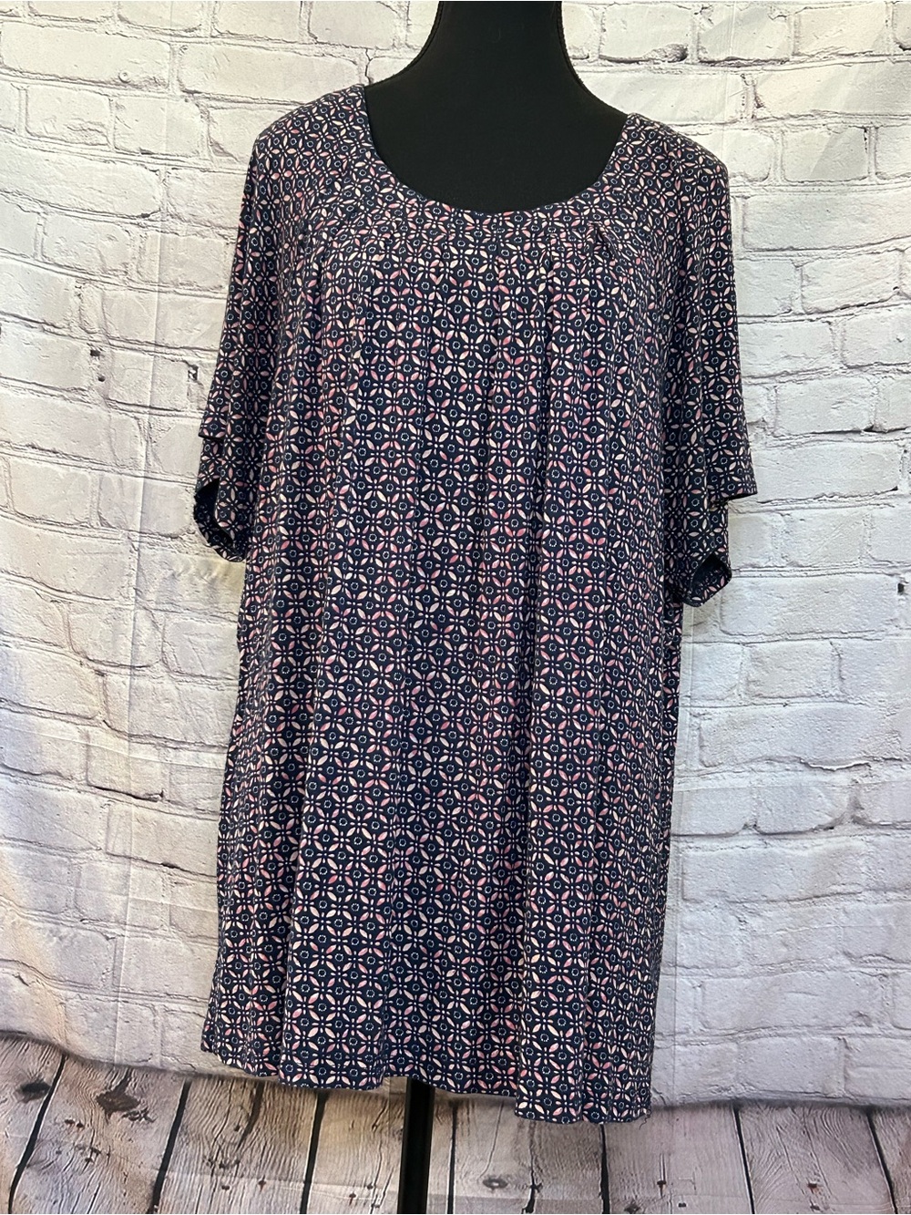 croft & barrow Navy and Pink Geometric Scoop Neck Tunic